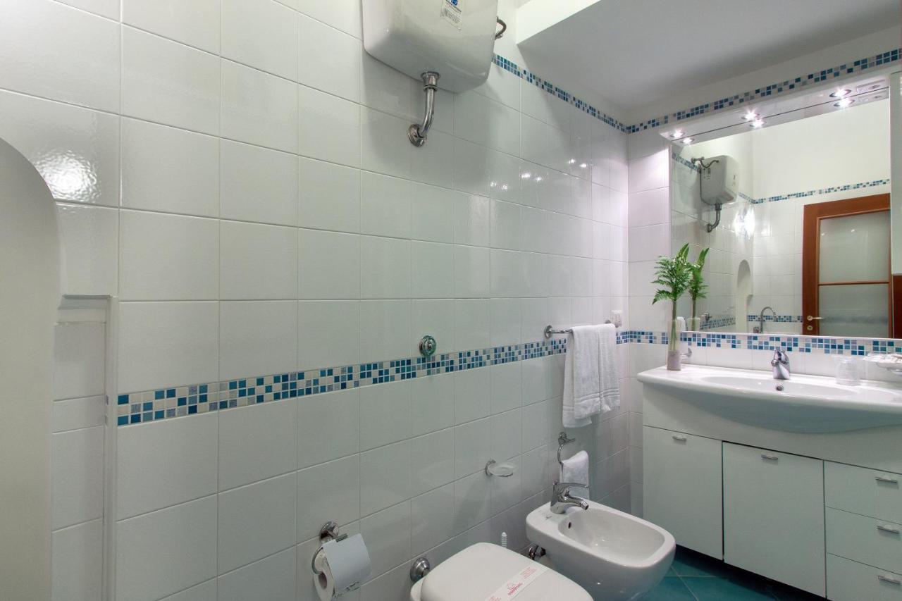 Comfy Apt 4 Sleeps Right In The Centre سورينتو المظهر الخارجي الصورة
